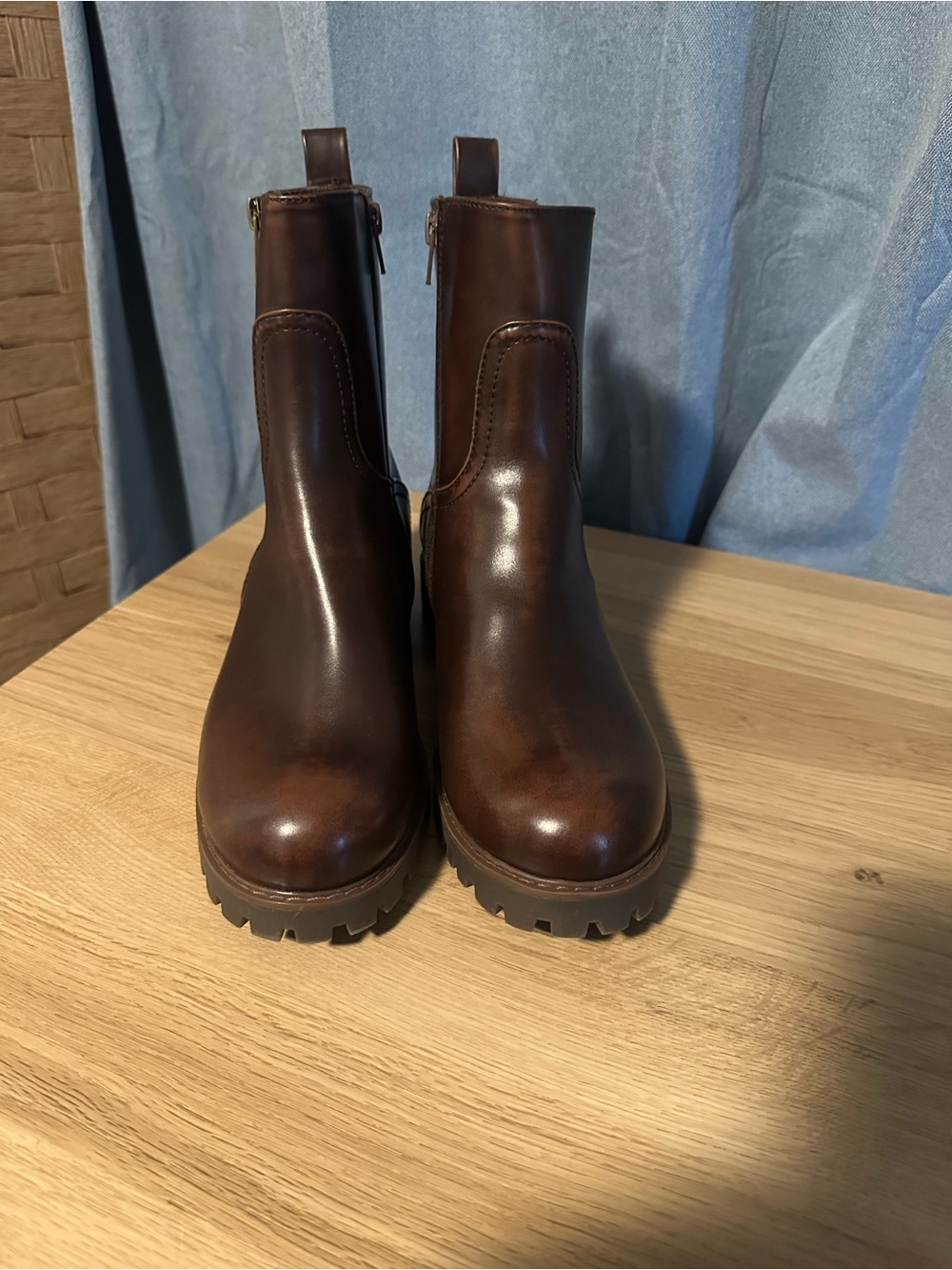 b.o.c. Born Concept Aviva Women’s 8M Brown Lug Sole Ankle Boots NIB
